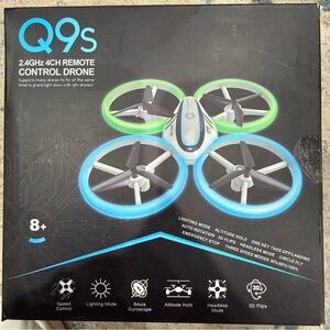 NWOT Q9s Remote Control Drone - Blue and Green LED Rings